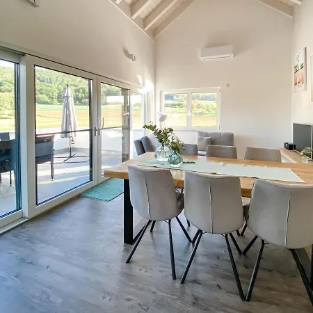 아파트 Wunderschoene Helle Mit Grosser Dachterrasse 고트마딩겐