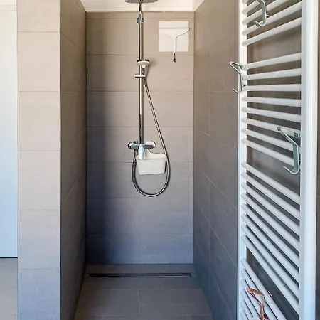 Wunderschoene Helle Mit Grosser Dachterrasse