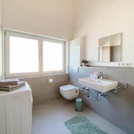 Wunderschoene Helle Mit Grosser Dachterrasse Lägenhet *