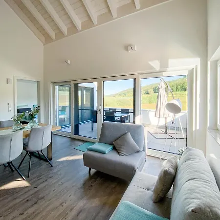 Wunderschoene Helle Mit Grosser Dachterrasse Lägenhet Gottmadingen