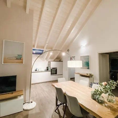 Wunderschoene Helle Mit Grosser Dachterrasse * Gottmadingen