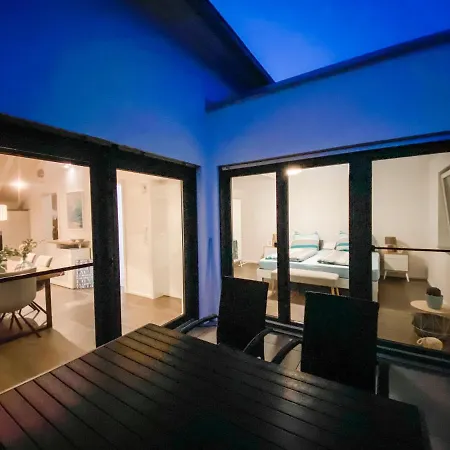 Apartment Wunderschoene Helle Mit Grosser Dachterrasse