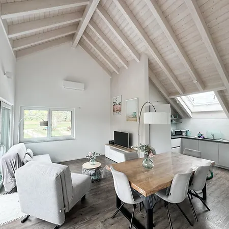 Wunderschöne Helle Mit Großer Dachterrasse *