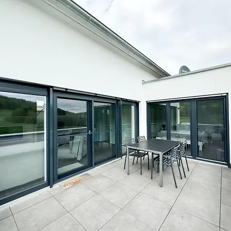 Wunderschoene Helle Mit Grosser Dachterrasse Lägenhet