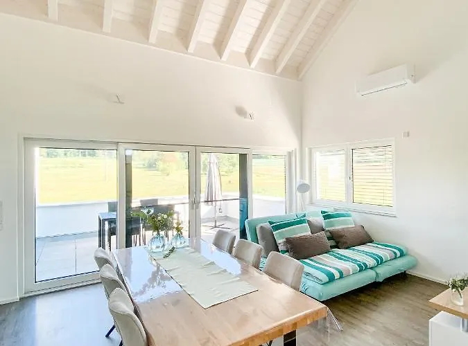 Wunderschoene Helle Mit Grosser Dachterrasse דירה