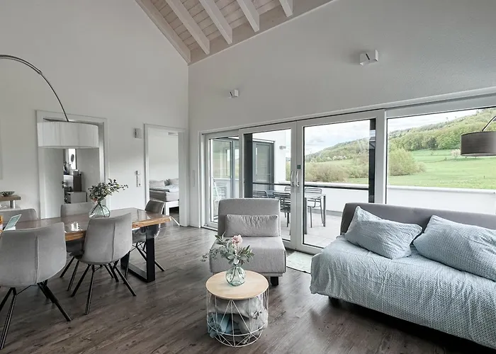 Wunderschoene Helle Mit Grosser Dachterrasse גוטמדינגן